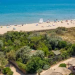 Naturist accommodation is located right next to the beach