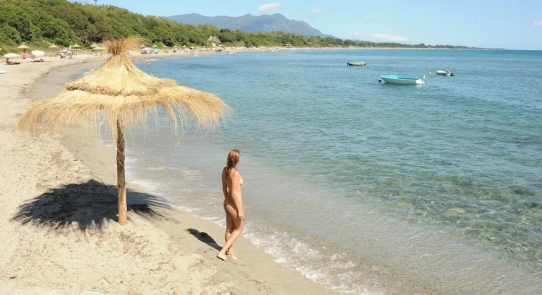Relaxed vibes at stunning Bagheera Nude Beach